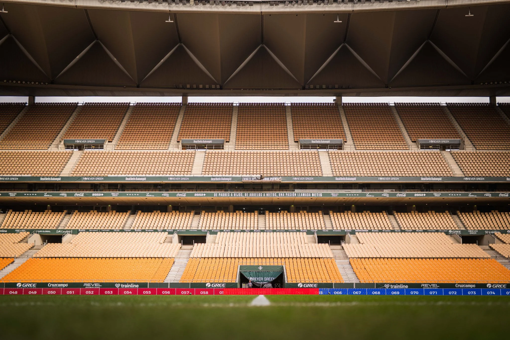 九游真人娱乐 | 百家乐荷官互动体验